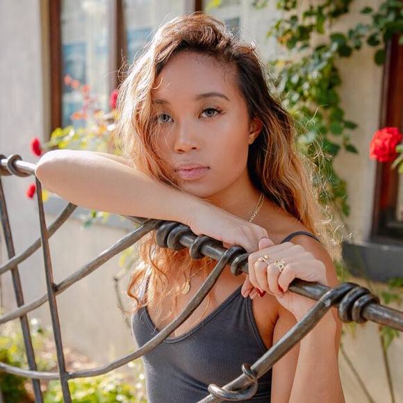 bella_halili